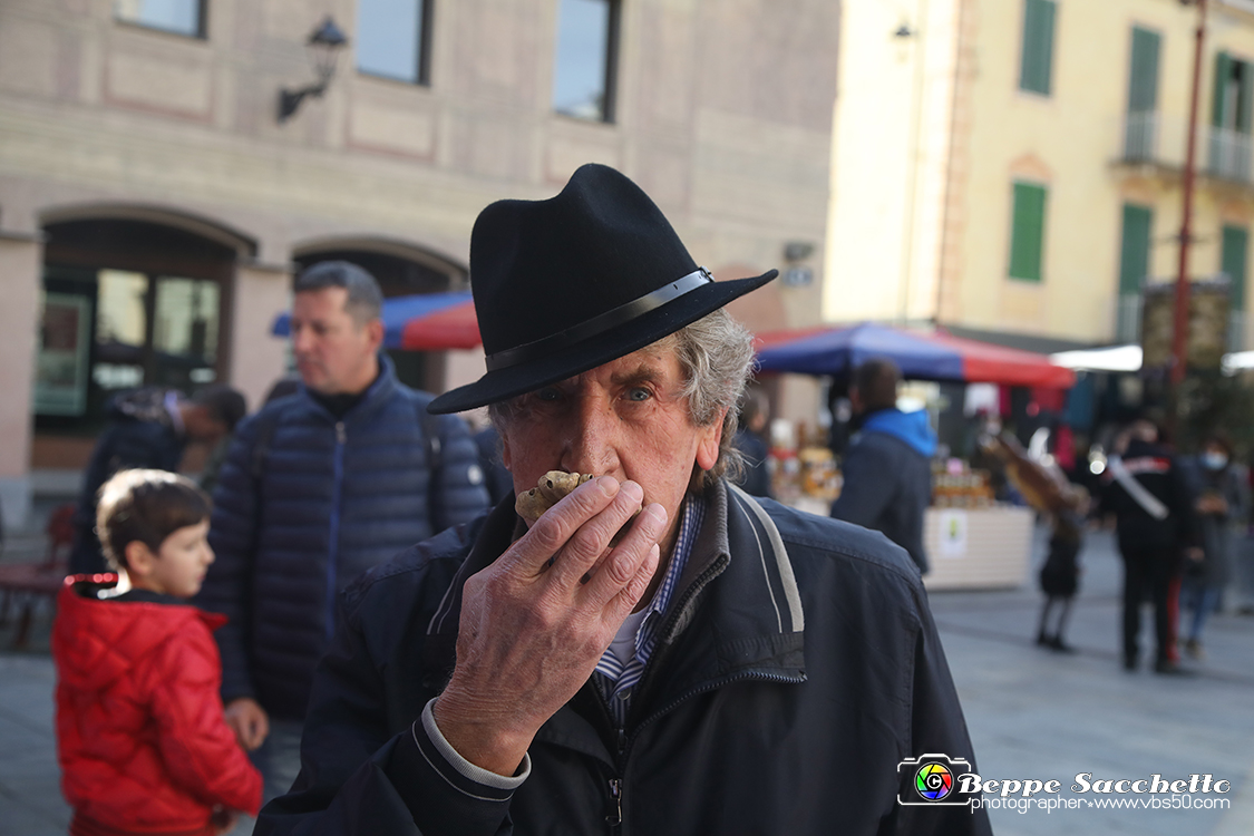 VBS_6199 - 10.ma Fiera Nazionale del Tartufo e Fiera dei Santi.jpg